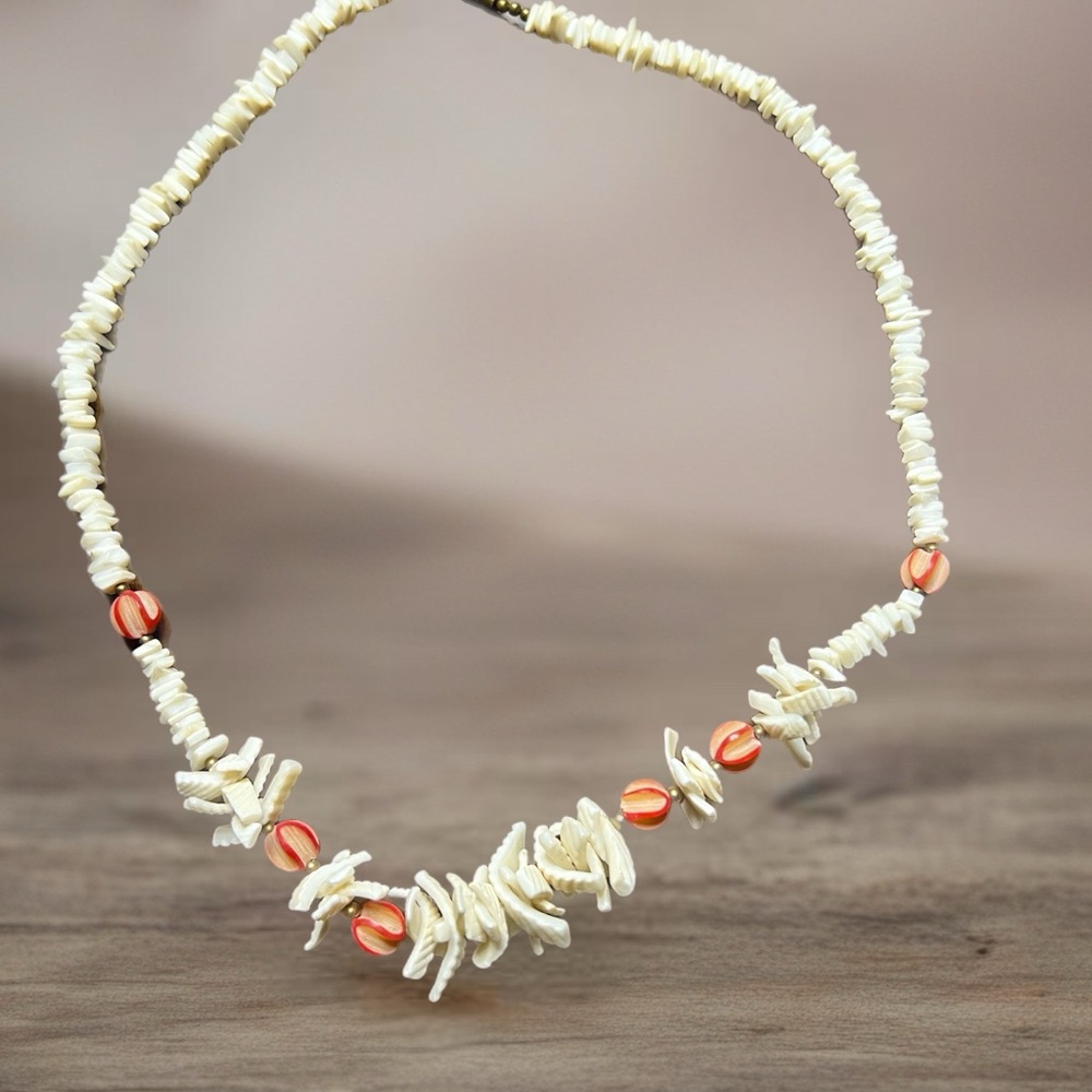 ❤️❤️SALE❤️❤️. Natural Coral and Off White Handmade Vintage Beach Necklace 24”